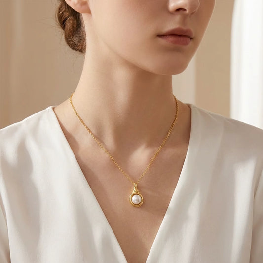 Oval Freshwater Pearl Pendant Necklace