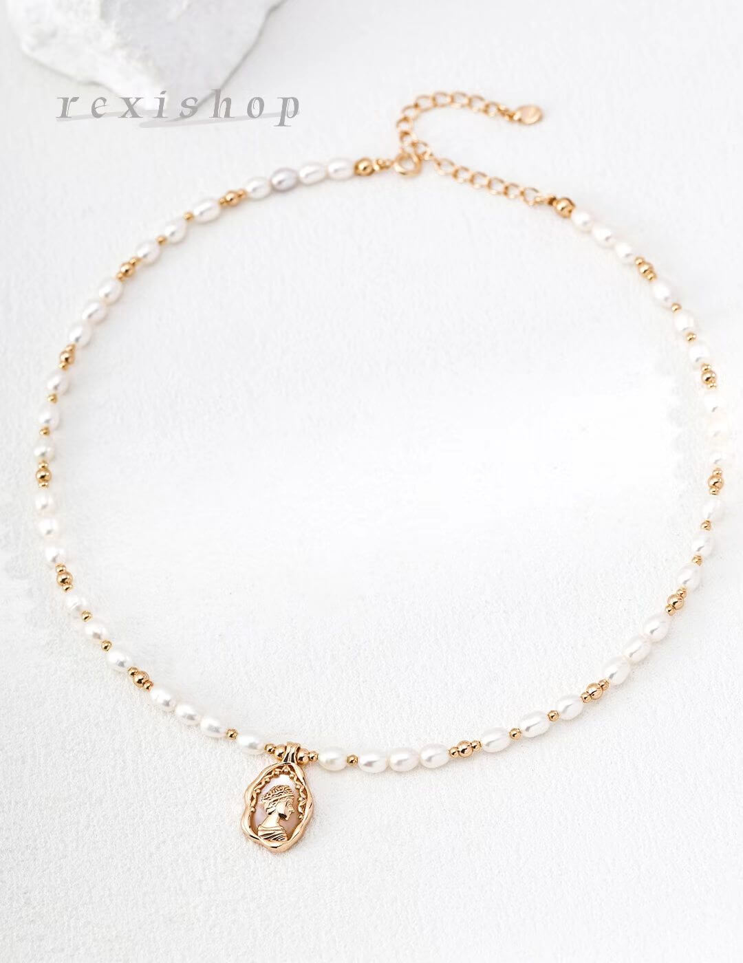 Dot Necklace