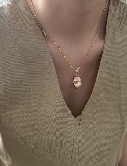 Iridescent Mini-Bus Necklace