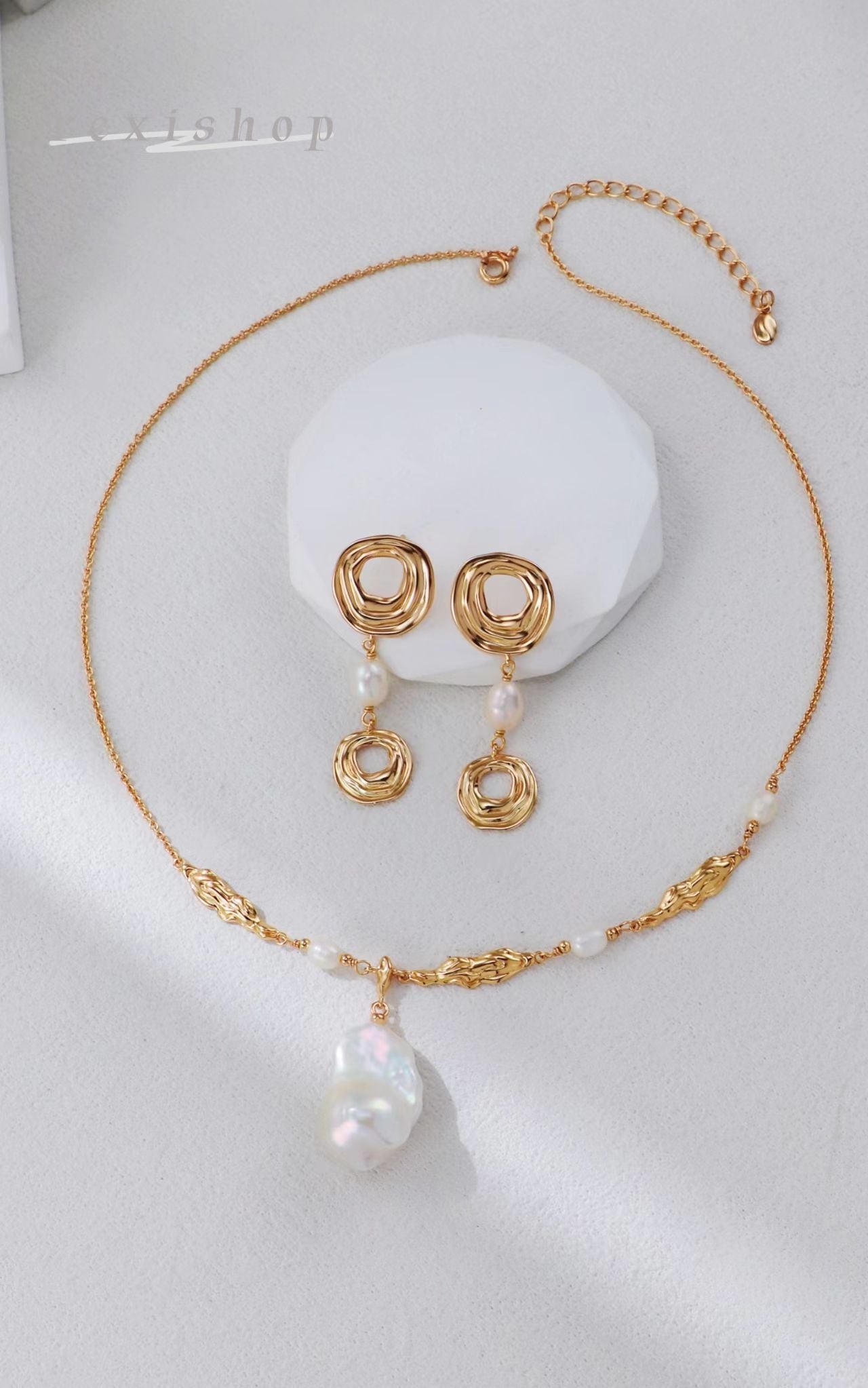 Pure Necklace