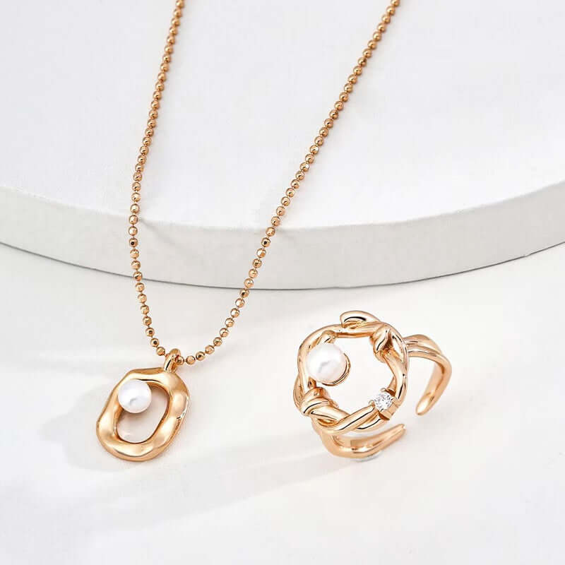 Solo Necklace