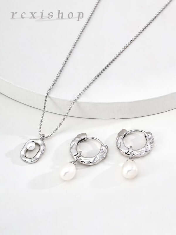 Solo Necklace