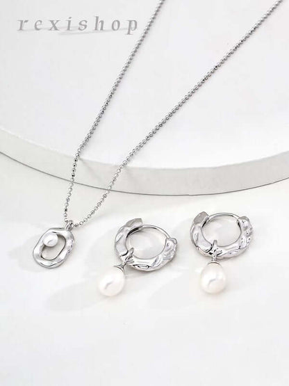 Solo Necklace